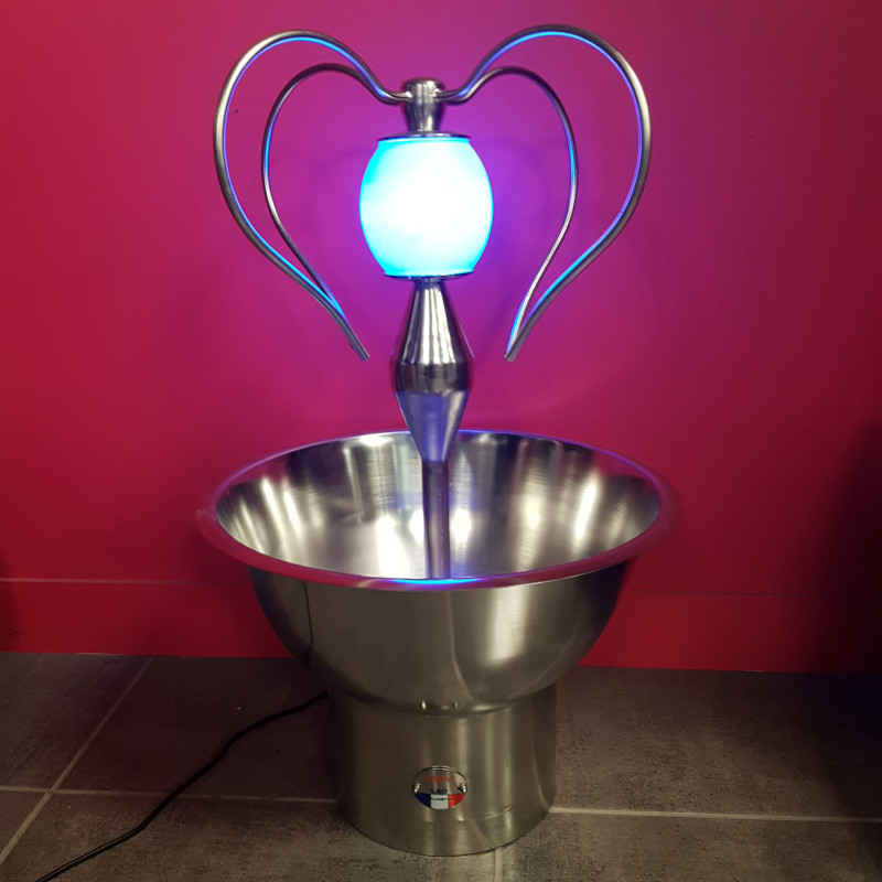 Fontaine à vin à 4 niveaux - Fontaine à eau en acrylique avec éclairage LED  pour mariage, jus de fruits, cocktails, bar, fête de Noël, décoration  d'intérieur : : Maison